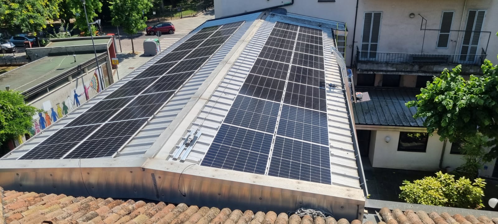 Realizzazione impianto fotovoltaico sul tetto di un'azienda