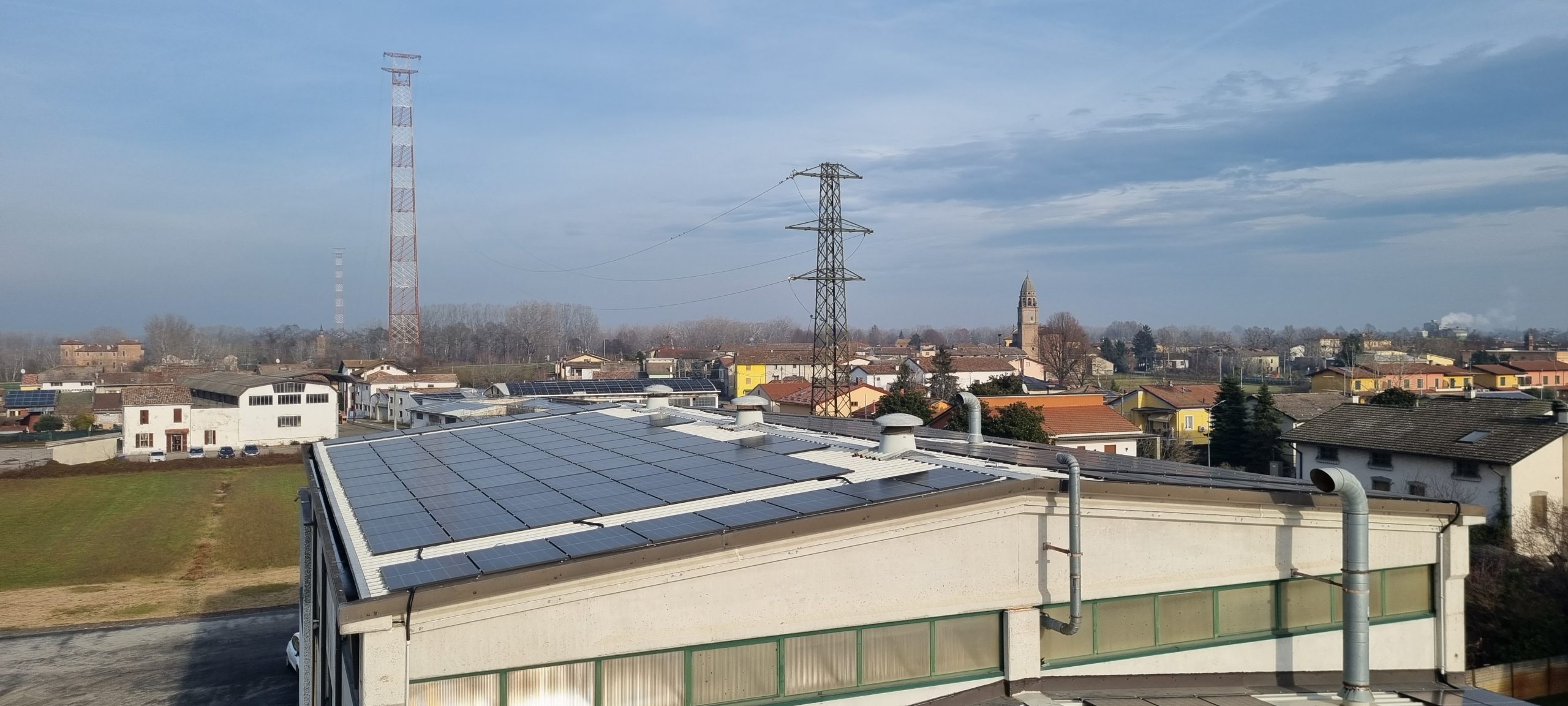 Realizzazione e installazione impianto fotovoltaico sul tetto di un capannone industriale